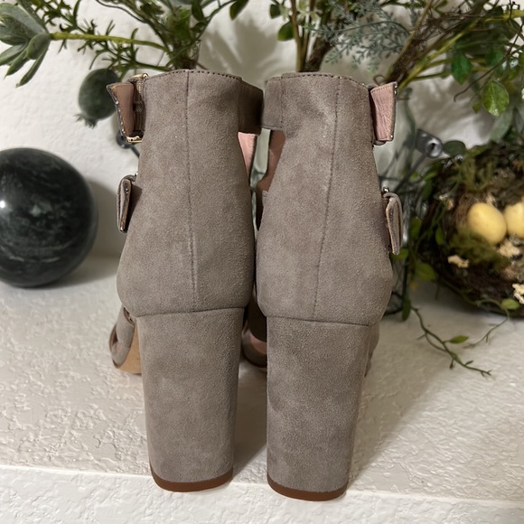 Kate Spade Llemi Caged Block Heel Gray Suede Heels Size 6 Gladiator Pre-Owned - Picture 6 of 9